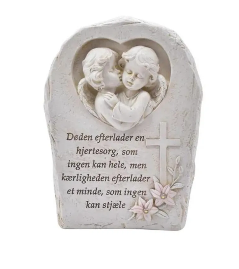 Gravpynt, Engle i sten med solceller