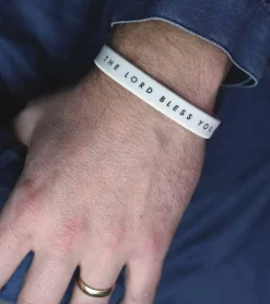 Hvid armbånd: The lord bless you