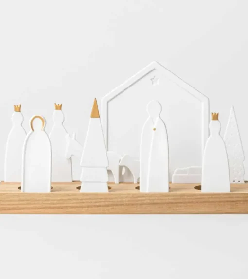 Julekrybbe i hvidt porcelæn