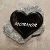 MORMOR, Sort Glashjerte På Granitsten