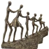 Skulptur Familie med tre børn på bakke