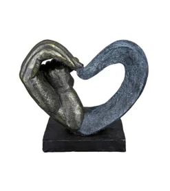 Skulptur, Hjerte med barn og voksen hænder